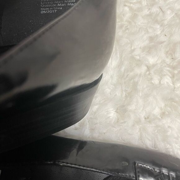 Kenneth Cole Reaction synthetic patent & suede loafers tassel accent SZ9.5 - Picture 10 of 11